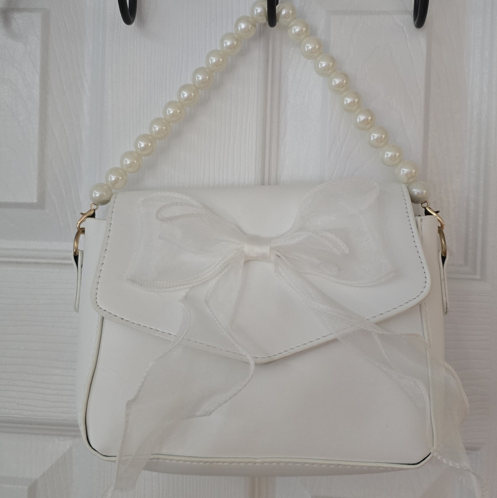 Elegant White Bow Handbag